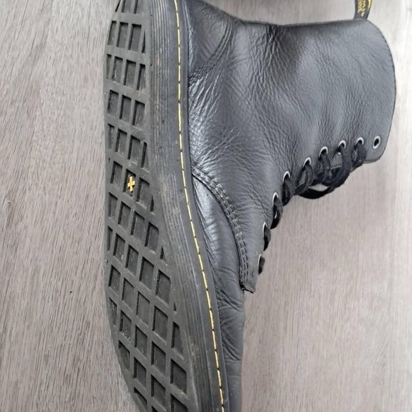 Dr. Martens Black Leather Women's Boots - Picture 3 of 3